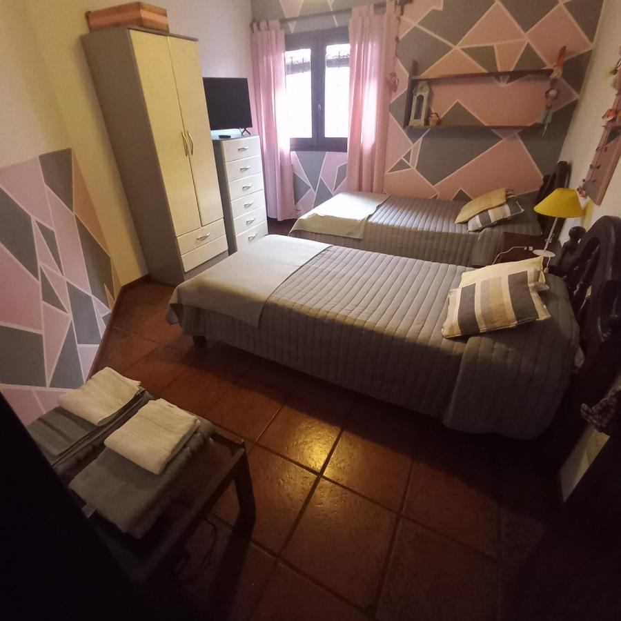Casa confortable - Parque central - Estacionamiento, patio, 3 baños, 4 habitaciones - La Cieneguita Exterior foto
