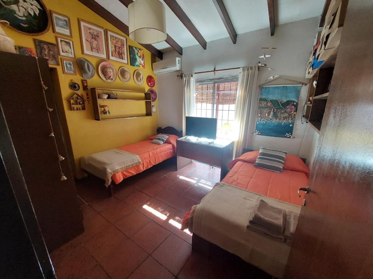 Casa confortable - Parque central - Estacionamiento, patio, 3 baños, 4 habitaciones - La Cieneguita Exterior foto